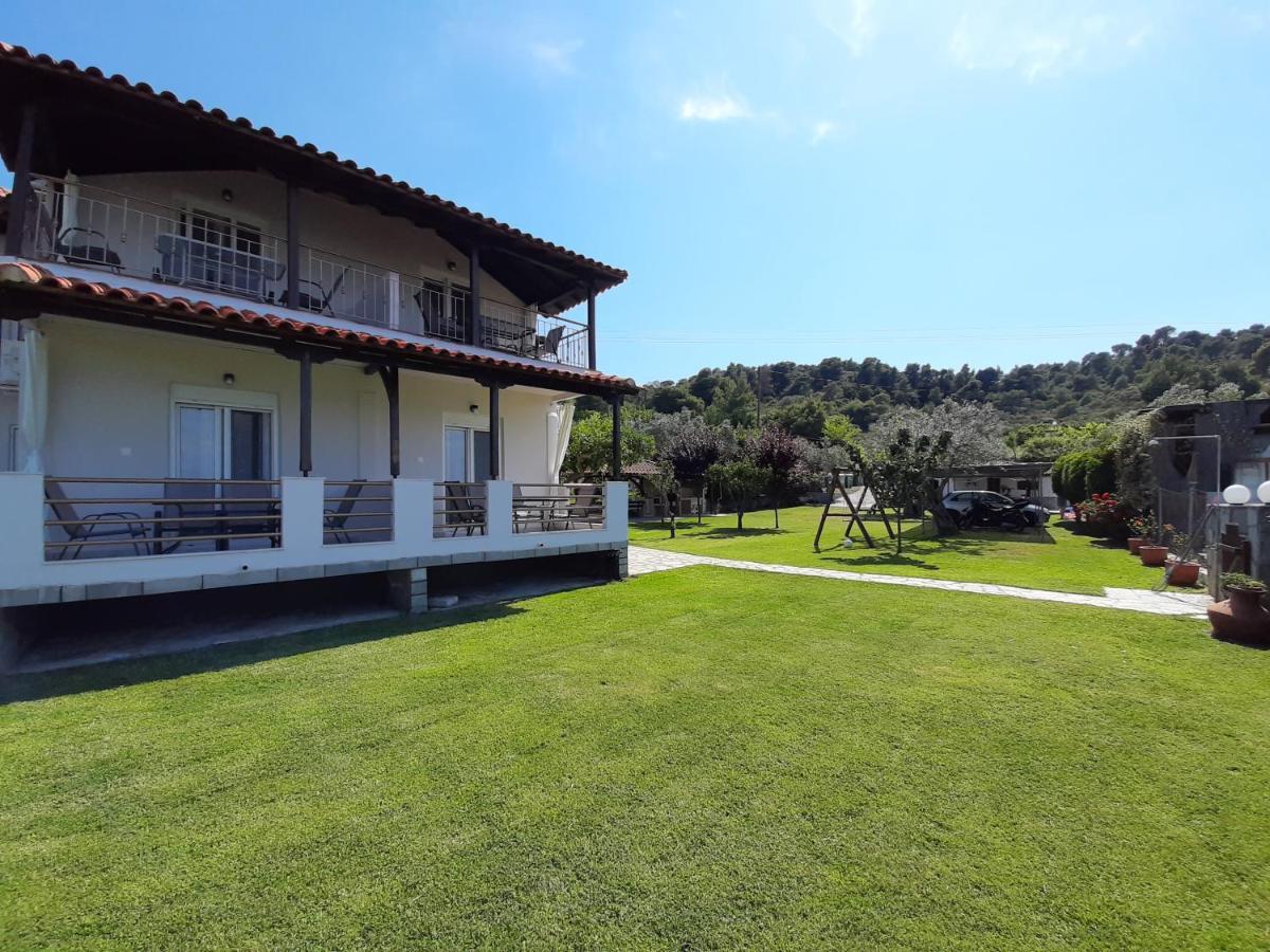 Latoura Studios Ormos Panagias Buitenkant foto