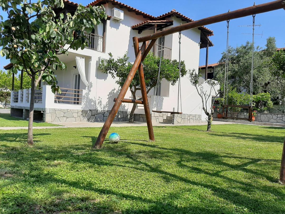 Latoura Studios Ormos Panagias Buitenkant foto