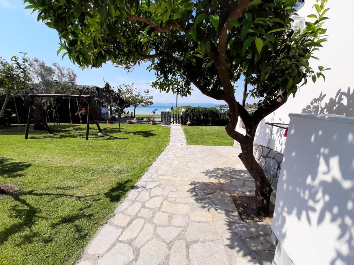 Latoura Studios Ormos Panagias Buitenkant foto